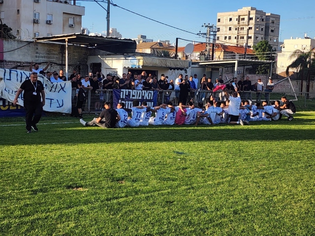 שעריים חוגגת ניצחון בדרבי 